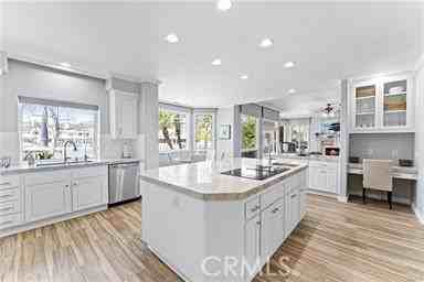 28081 Tefir - Photo 4 of 25