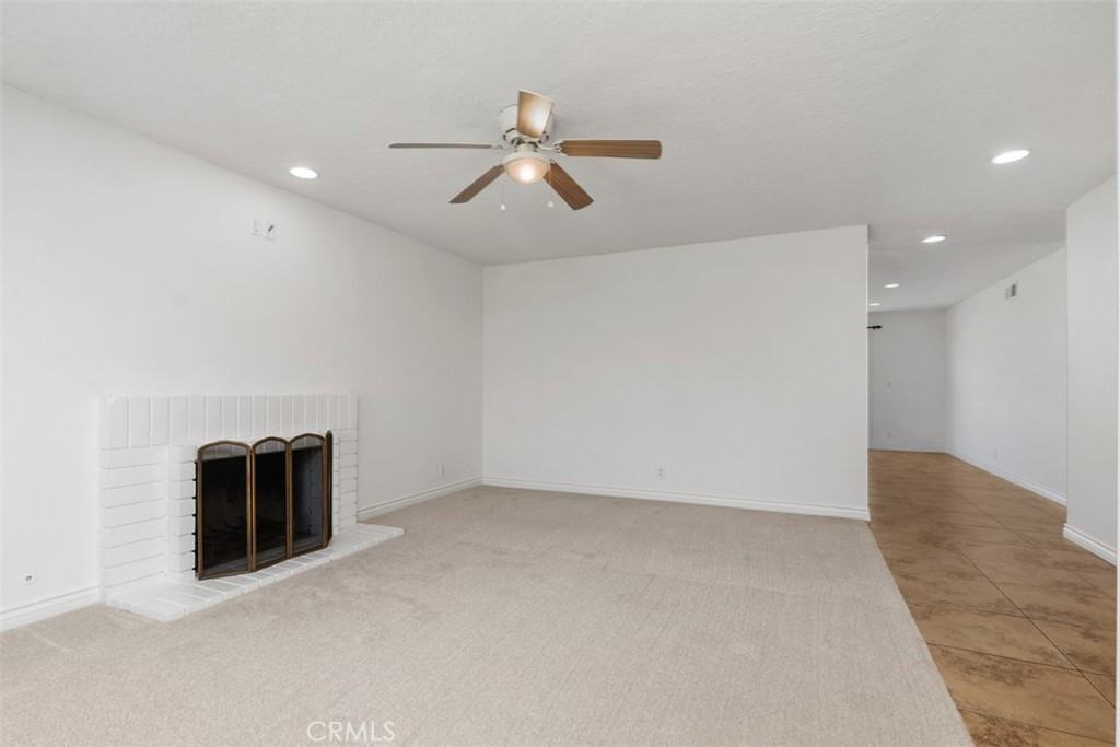 3491 Birch St - Photo 5 of 38