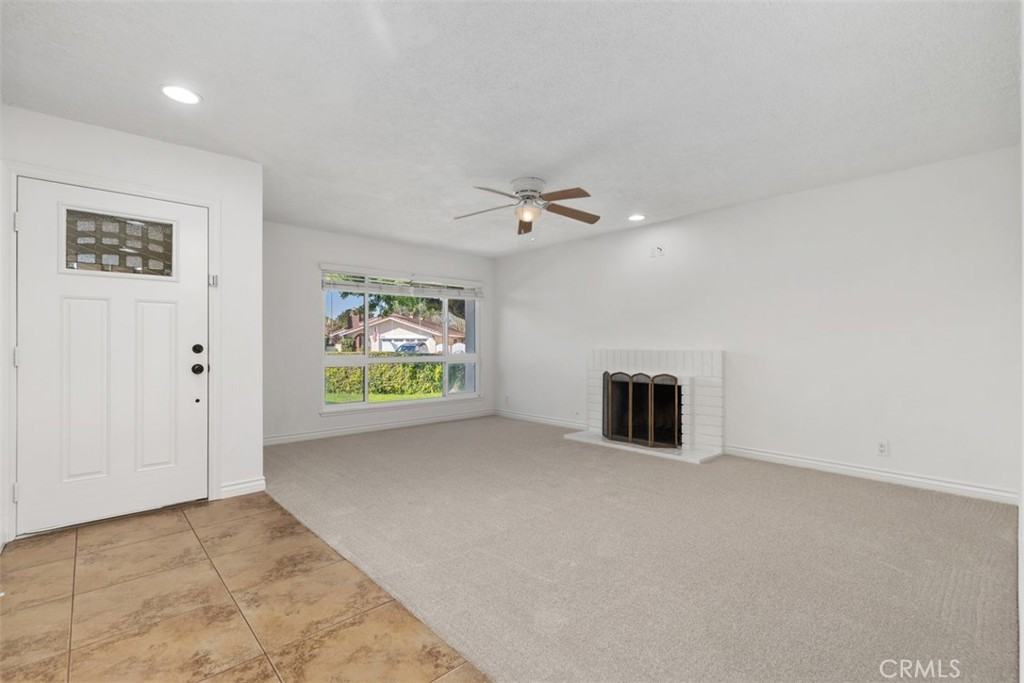 3491 Birch St - Photo 7 of 38