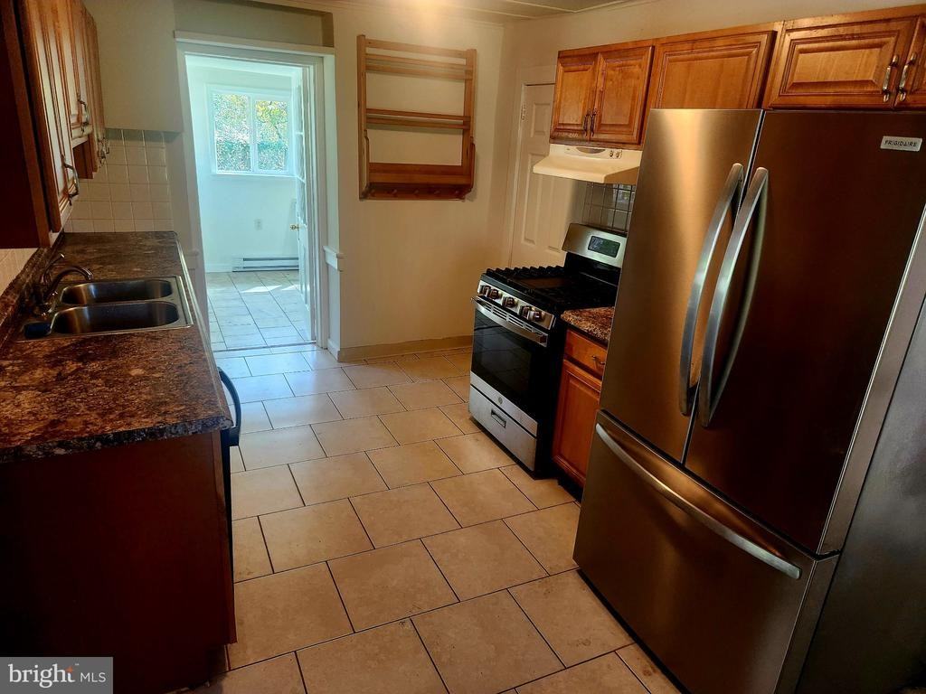 432 Quarry Rd - Photo 4 of 14