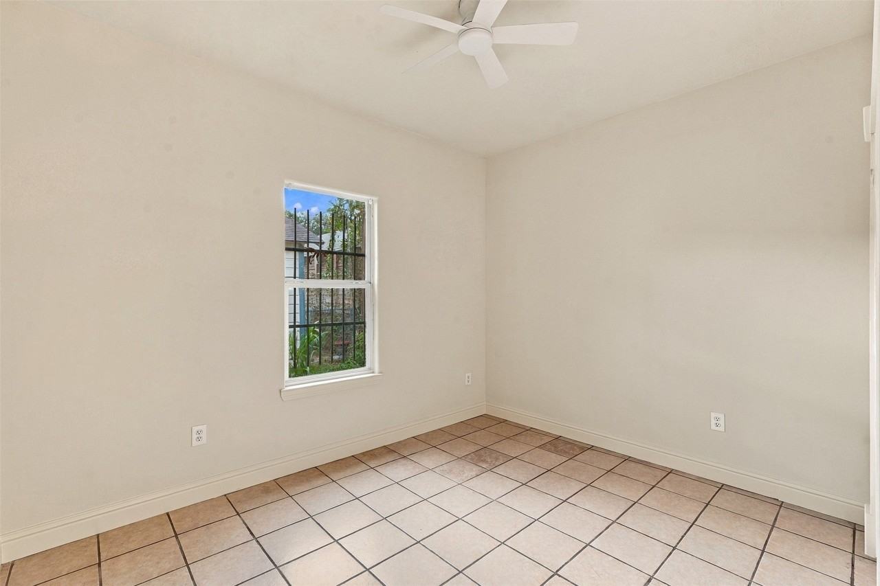 1201 Cordell St - Photo 7 of 14
