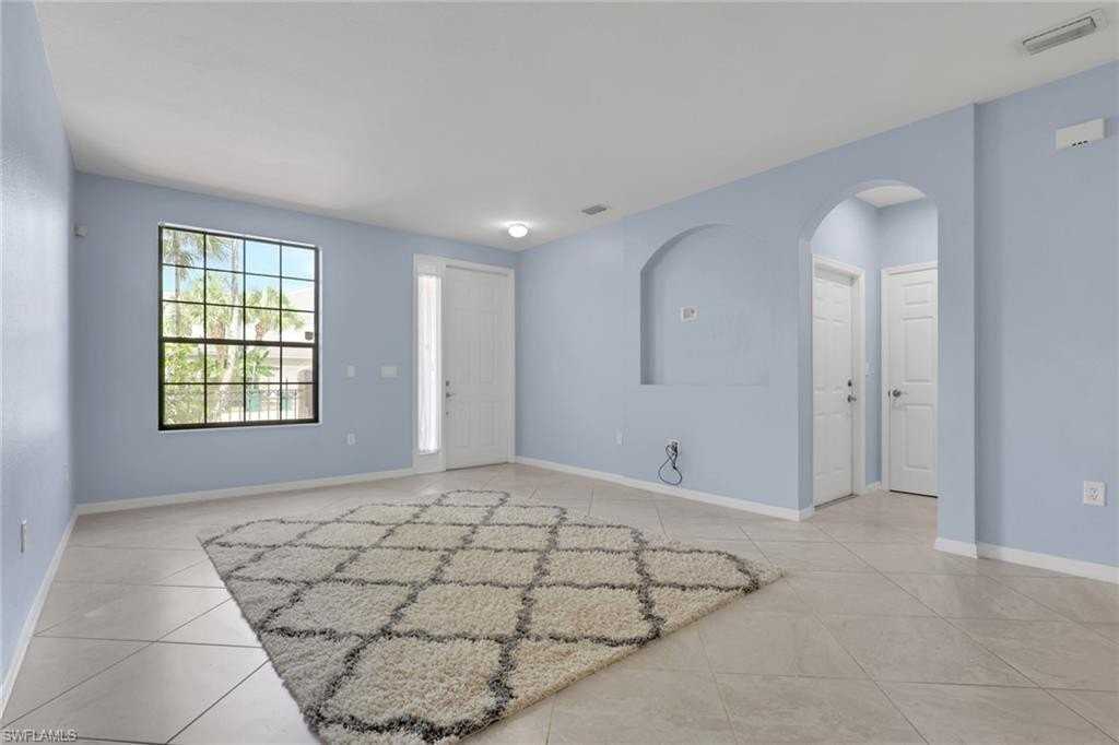 15454 Summit Place Cir #125 - Photo 4 of 40