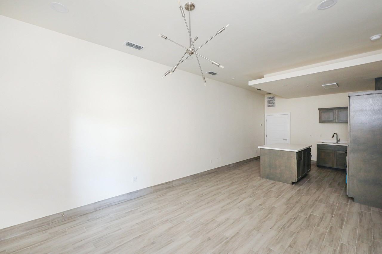 9109 Mcpherson Rd - Photo 5 of 29