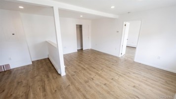 featured image of 480 Westbury Ave ##1