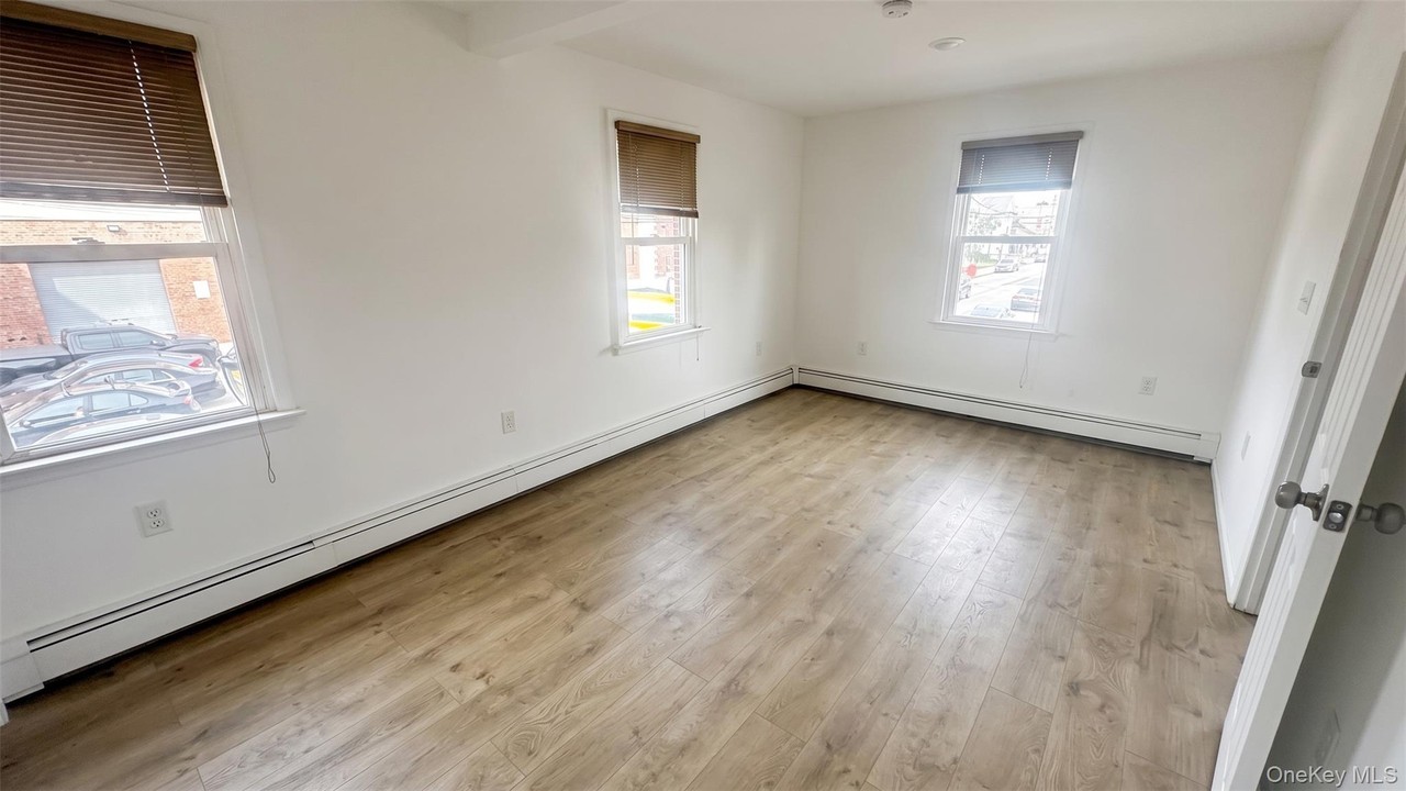 480 Westbury Ave ##1 - Photo 7 of 10