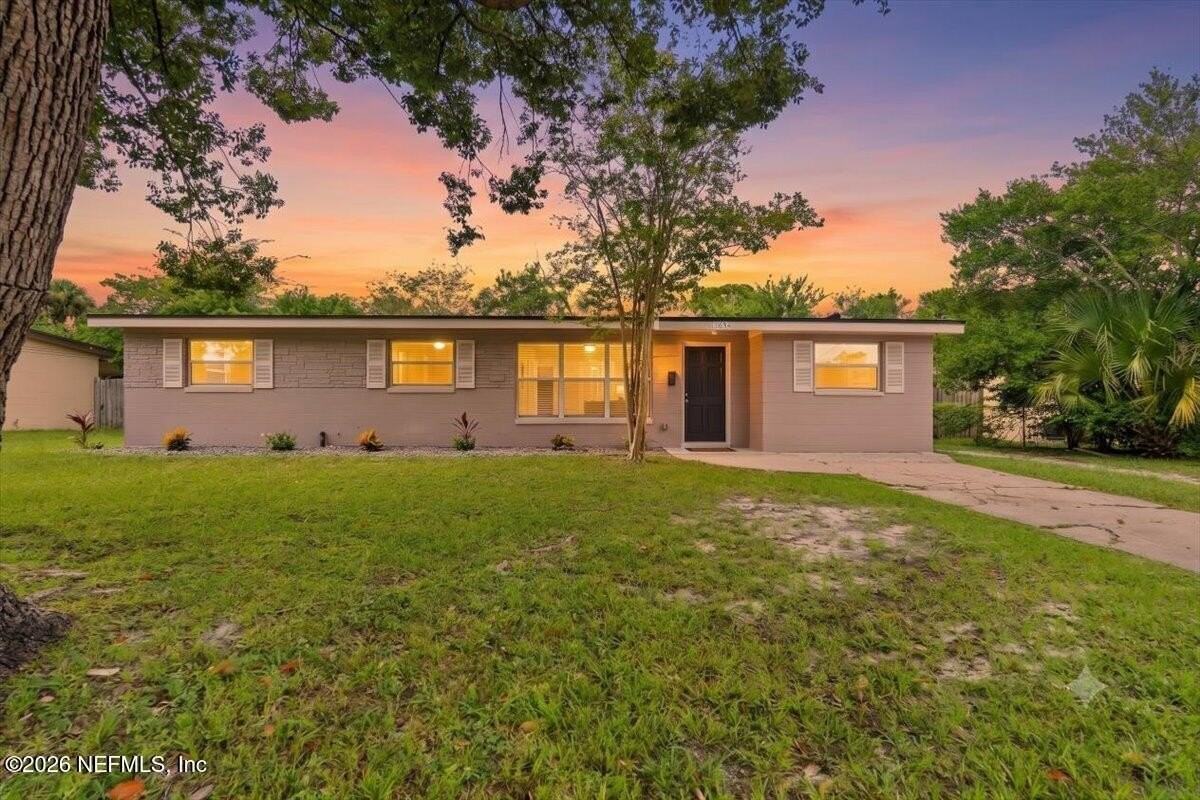11634 Marina Dr - Photo 2 of 43