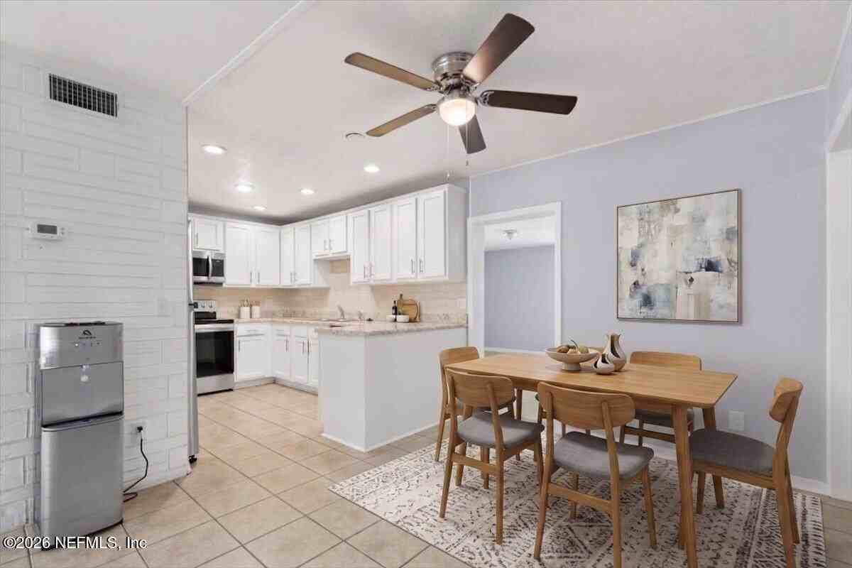 11634 Marina Dr - Photo 6 of 43