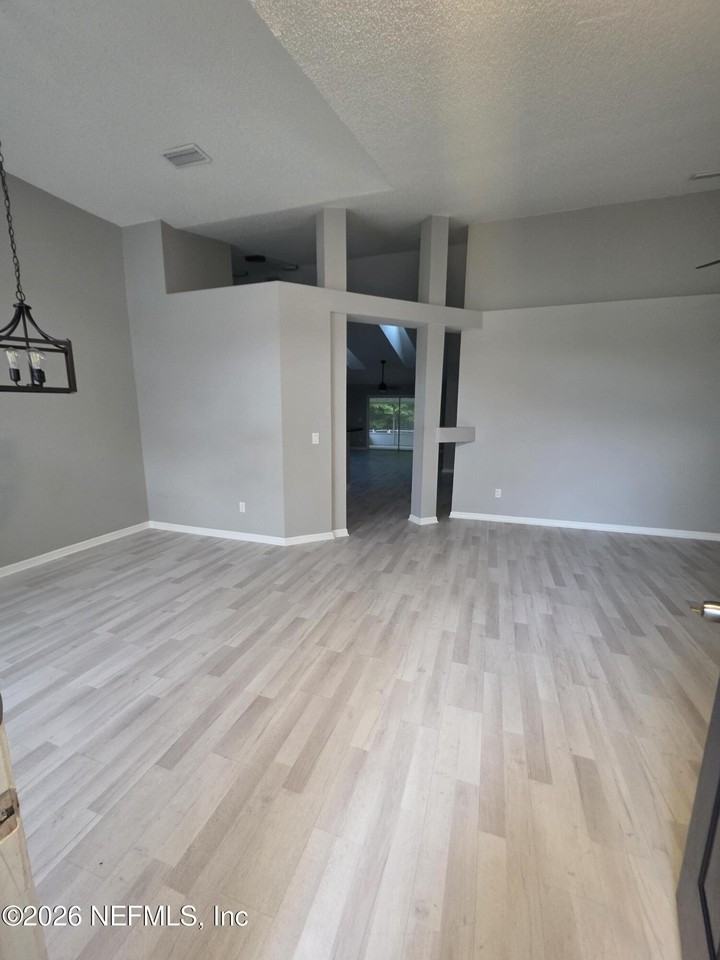 8219 Teaticket Dr - Photo 3 of 25