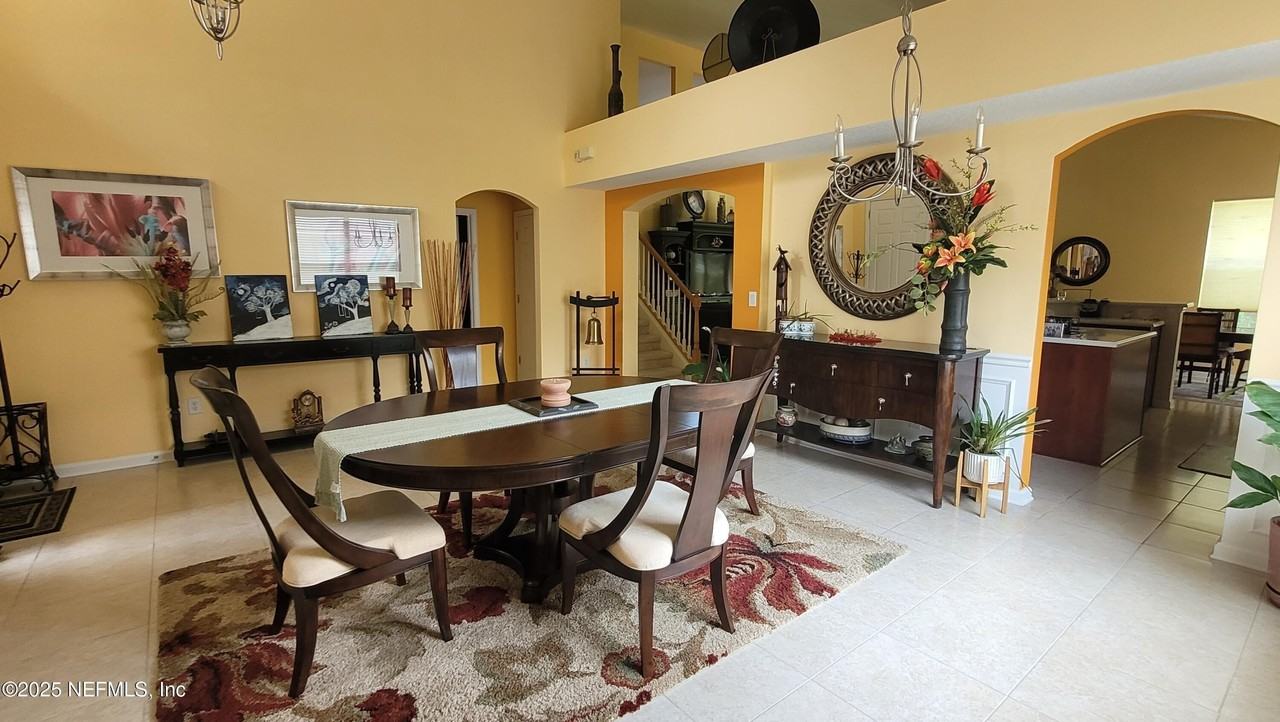 8247 Hedgewood Dr - Photo 2 of 33
