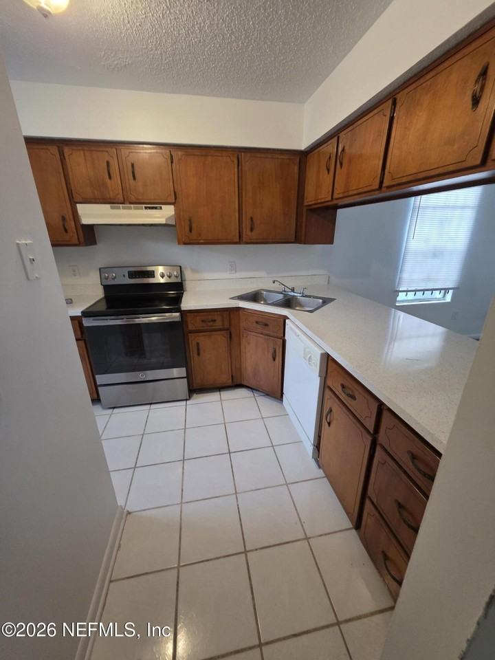 3694 Morton St - Photo 3 of 12