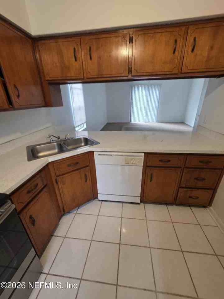 3694 Morton St - Photo 5 of 12