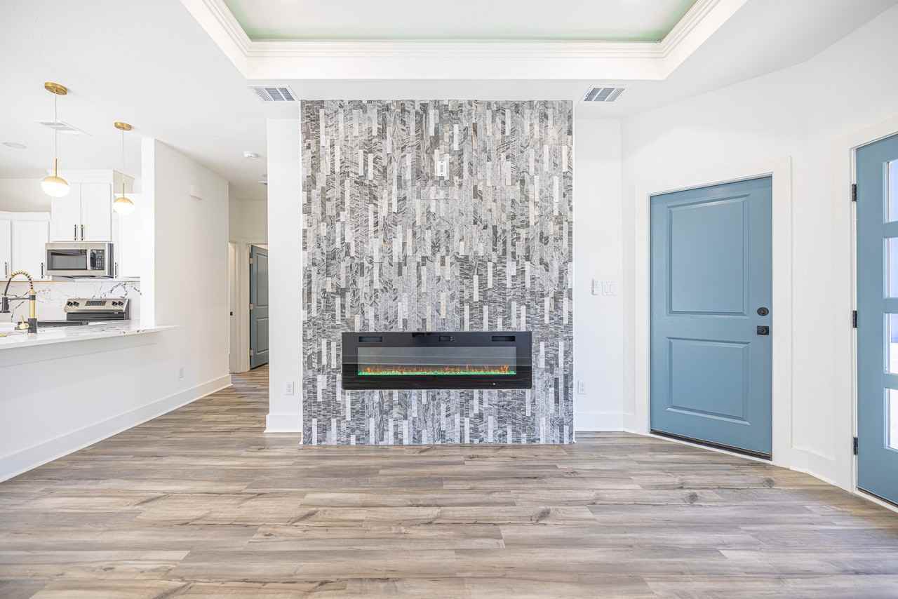 601 E 21st St #1 - Photo 4 of 17