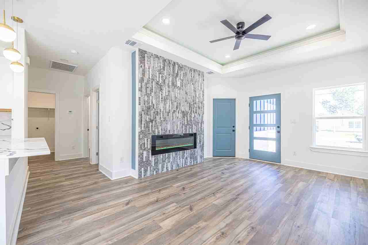 601 E 21st St #1 - Photo 6 of 17