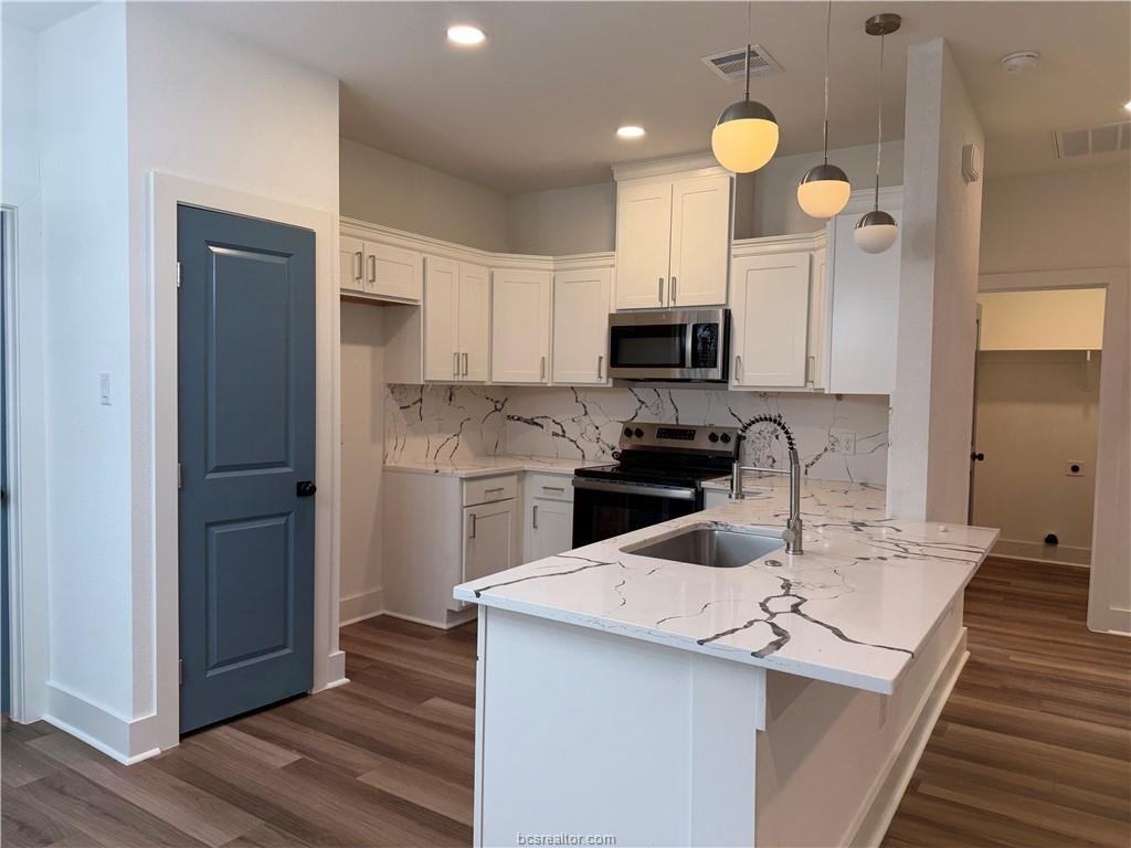 605 E 21st St #1 - Photo 7 of 13