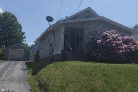 1935 Cherry Hill Ave - Photo 2 of 14