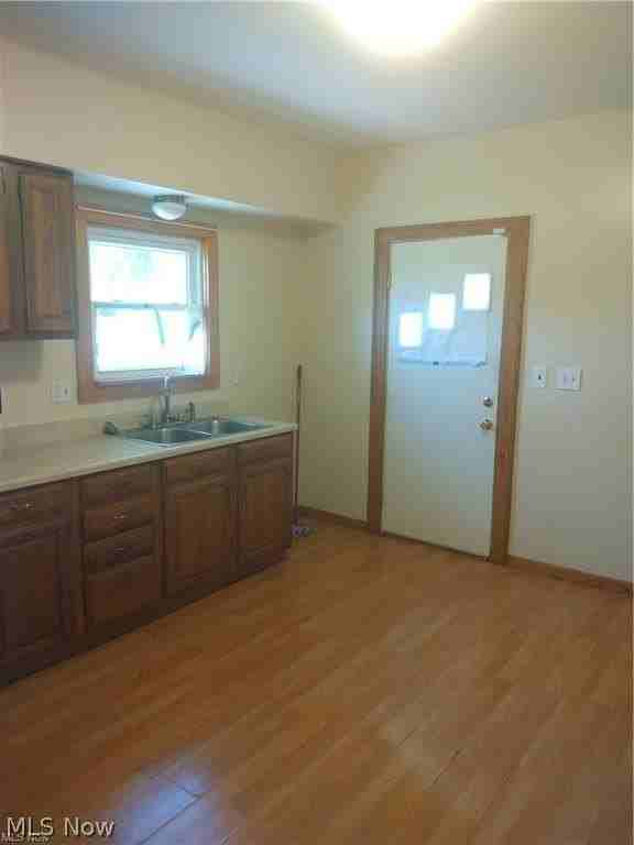 1935 Cherry Hill Ave - Photo 5 of 14