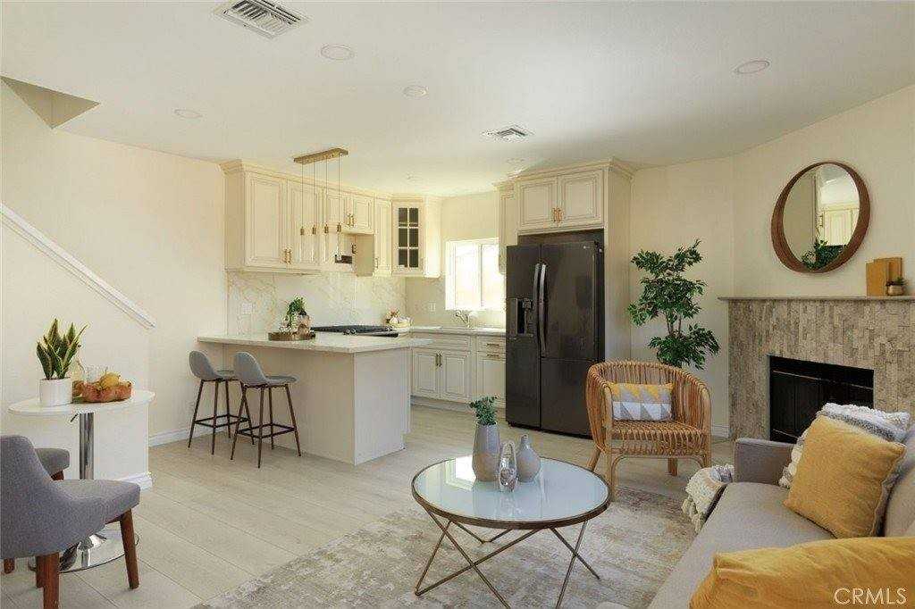 1737 N Lima St - Photo 3 of 17