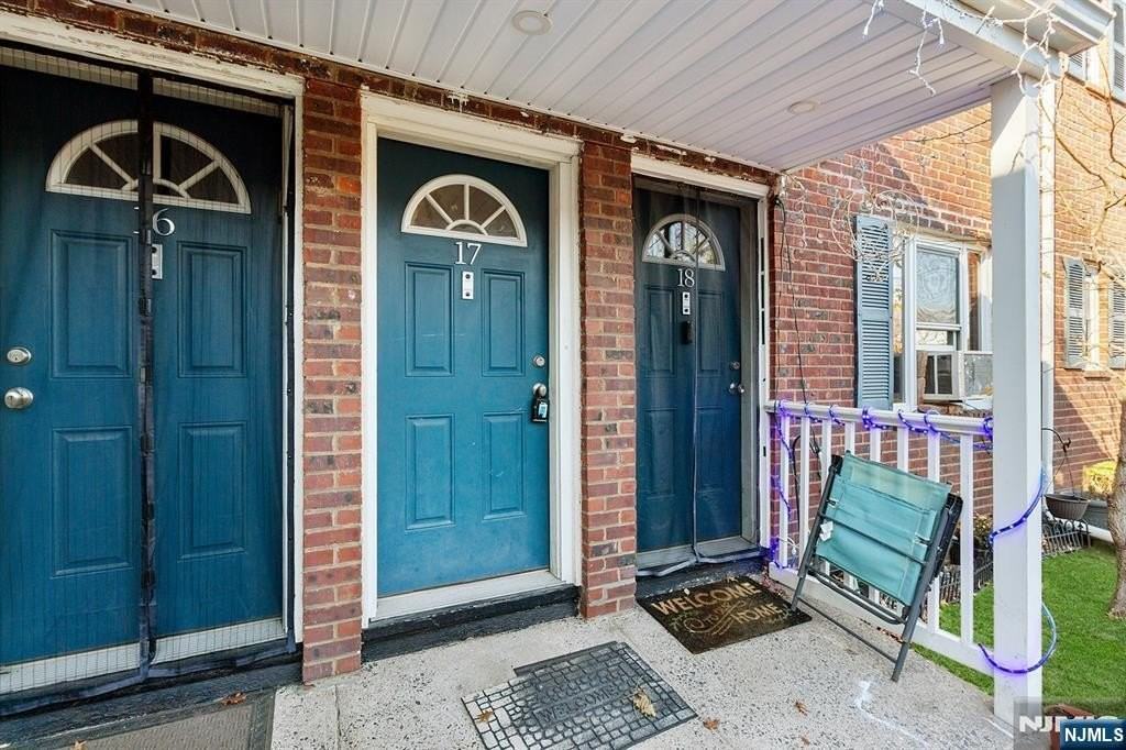 28 E Sheffield Ave #B20 - Photo 3 of 18