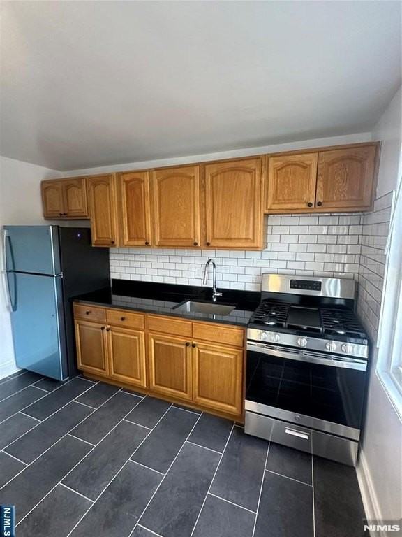 28 E Sheffield Ave #B20 - Photo 4 of 18