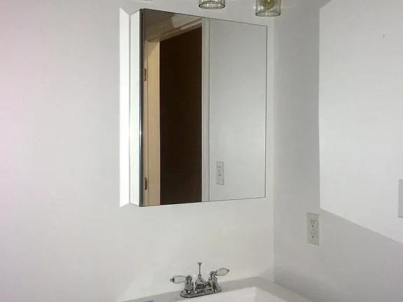 4221 Freret St - Photo 5 of 11