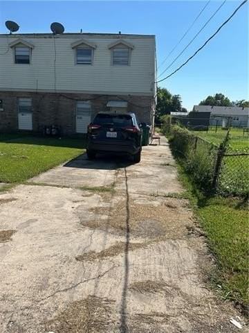 2131 11th St - Photo 2 of 27