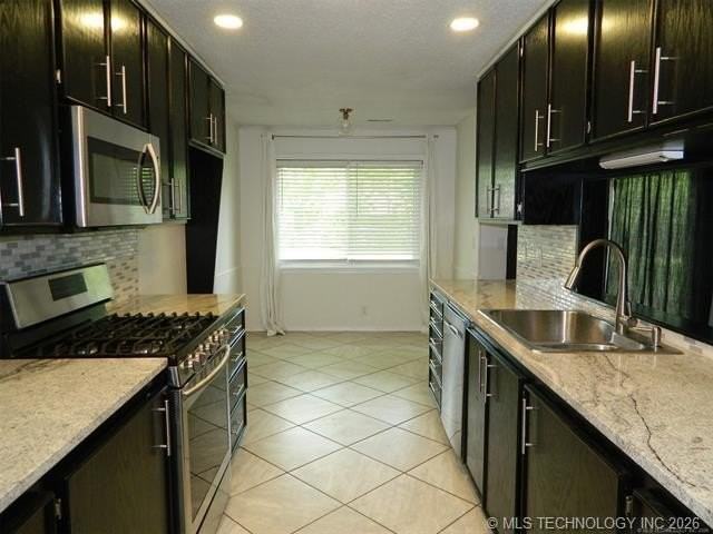 1416 Lariat Dr - Photo 4 of 22