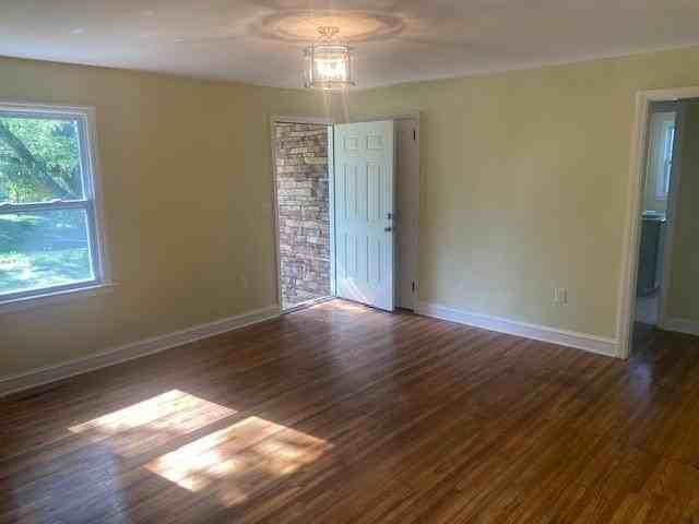 301 Locust Ave - Photo 3 of 13