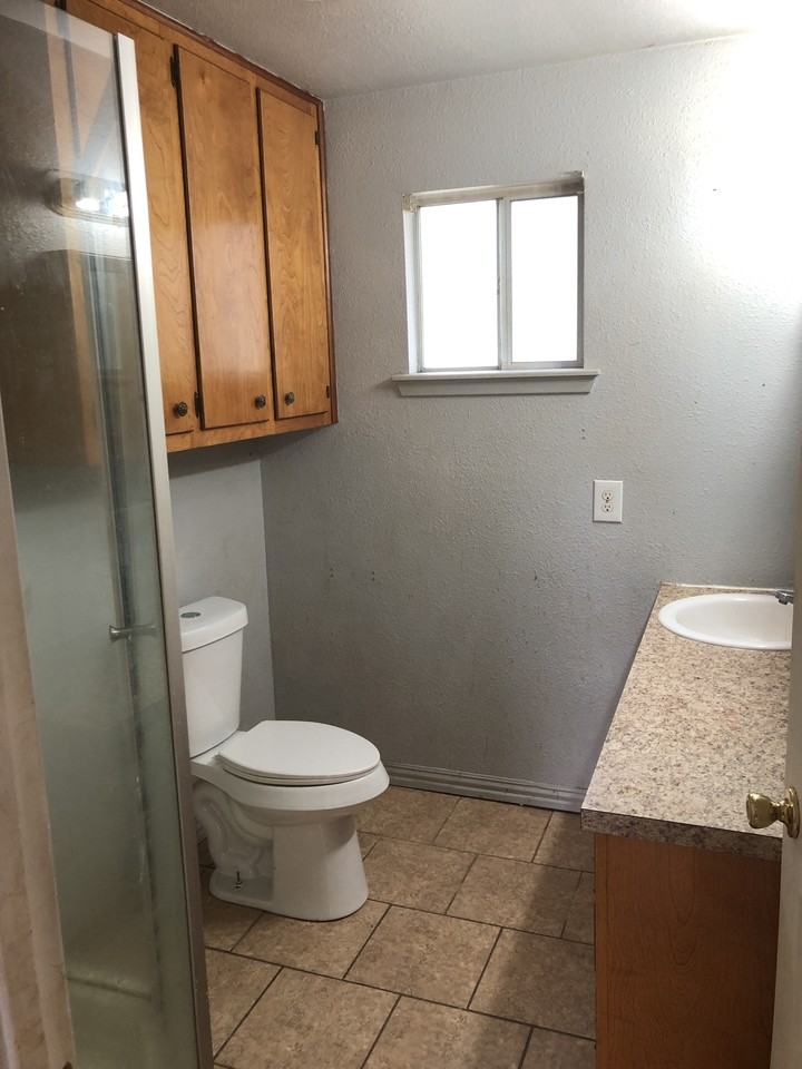 422 W Lott Ave - 422 - A #422A - Photo 2 of 8