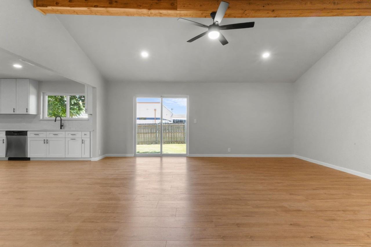 414 Hallmark Dr - Photo 6 of 38