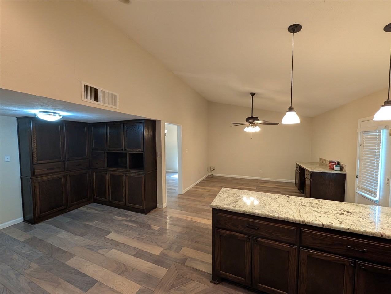 6109 Scenic Dr - Photo 4 of 11