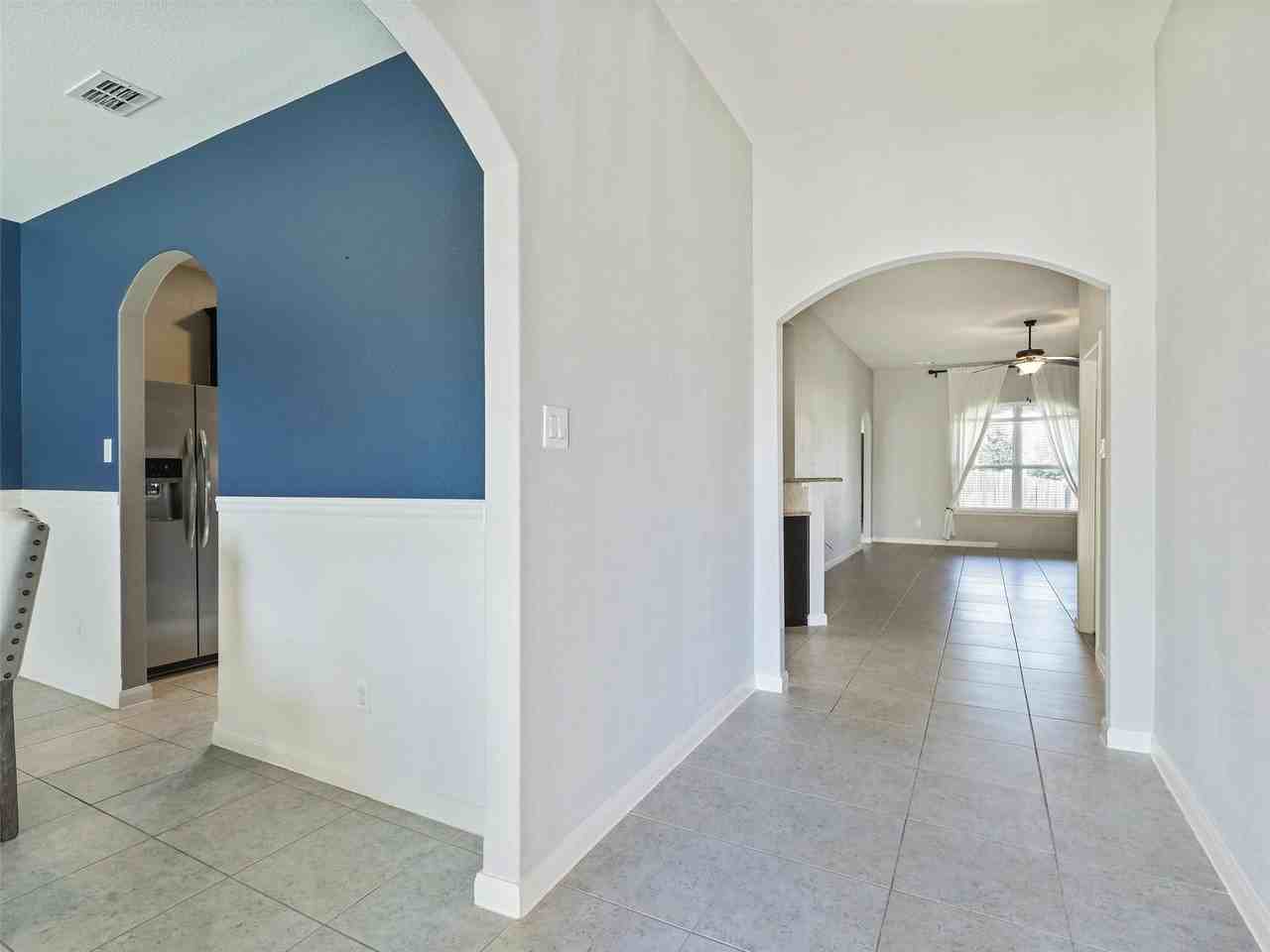 407 Winchester Dr - Photo 3 of 24