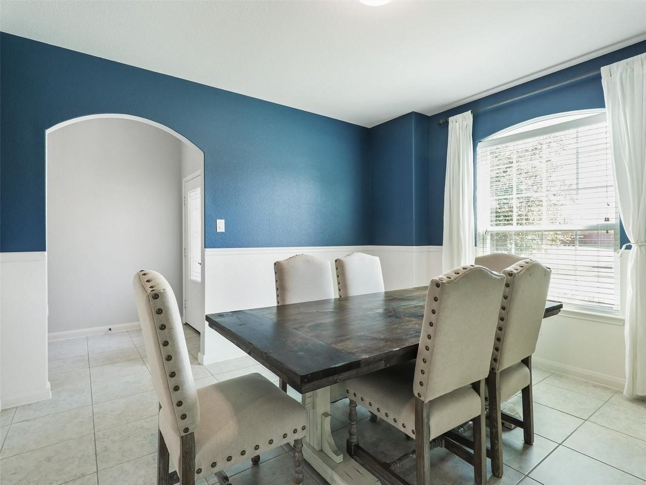 407 Winchester Dr - Photo 6 of 24