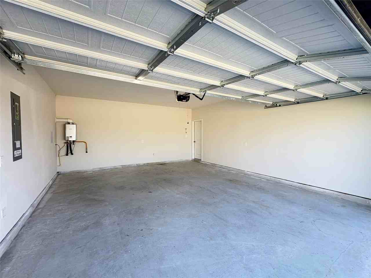 709 Sweet Pea Dr - Photo 3 of 27