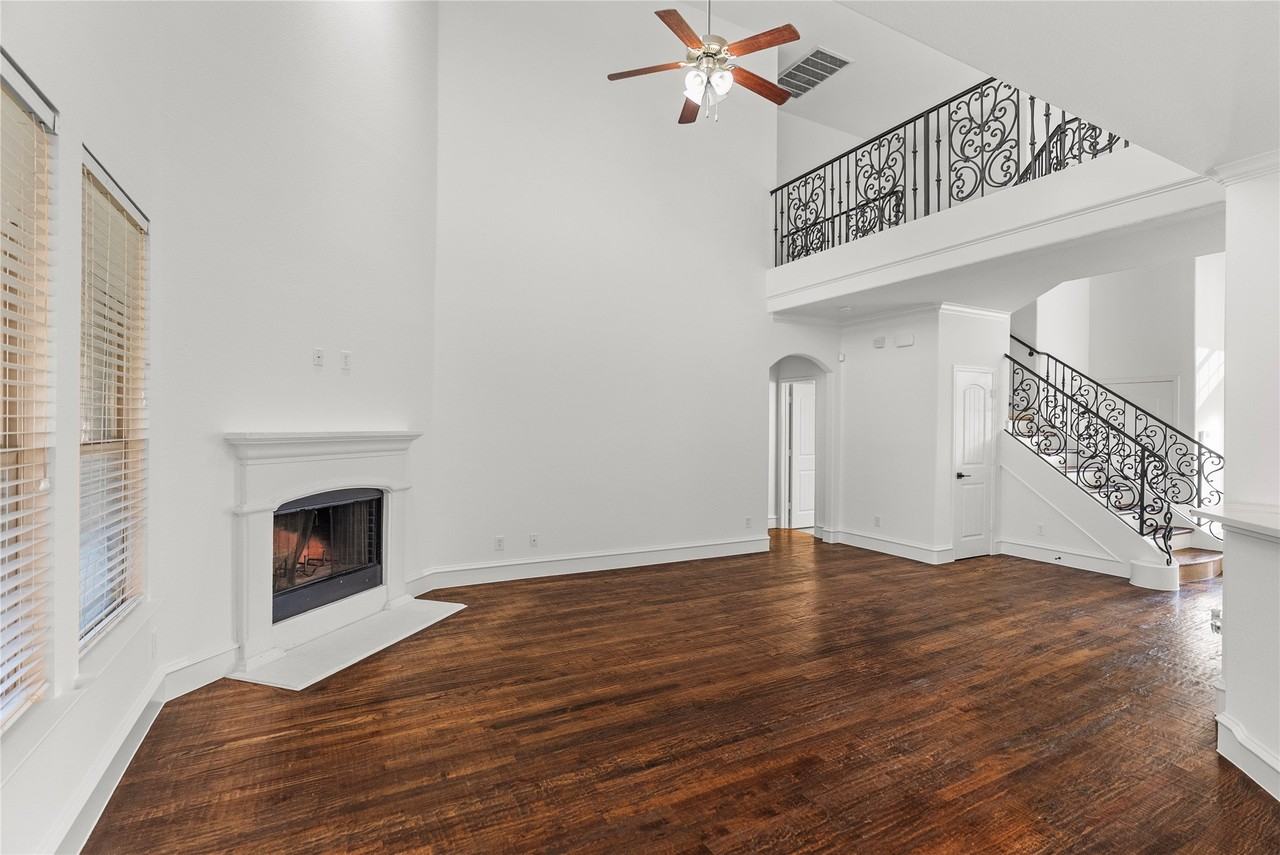 133 Meadow Crest Dr - Photo 2 of 27