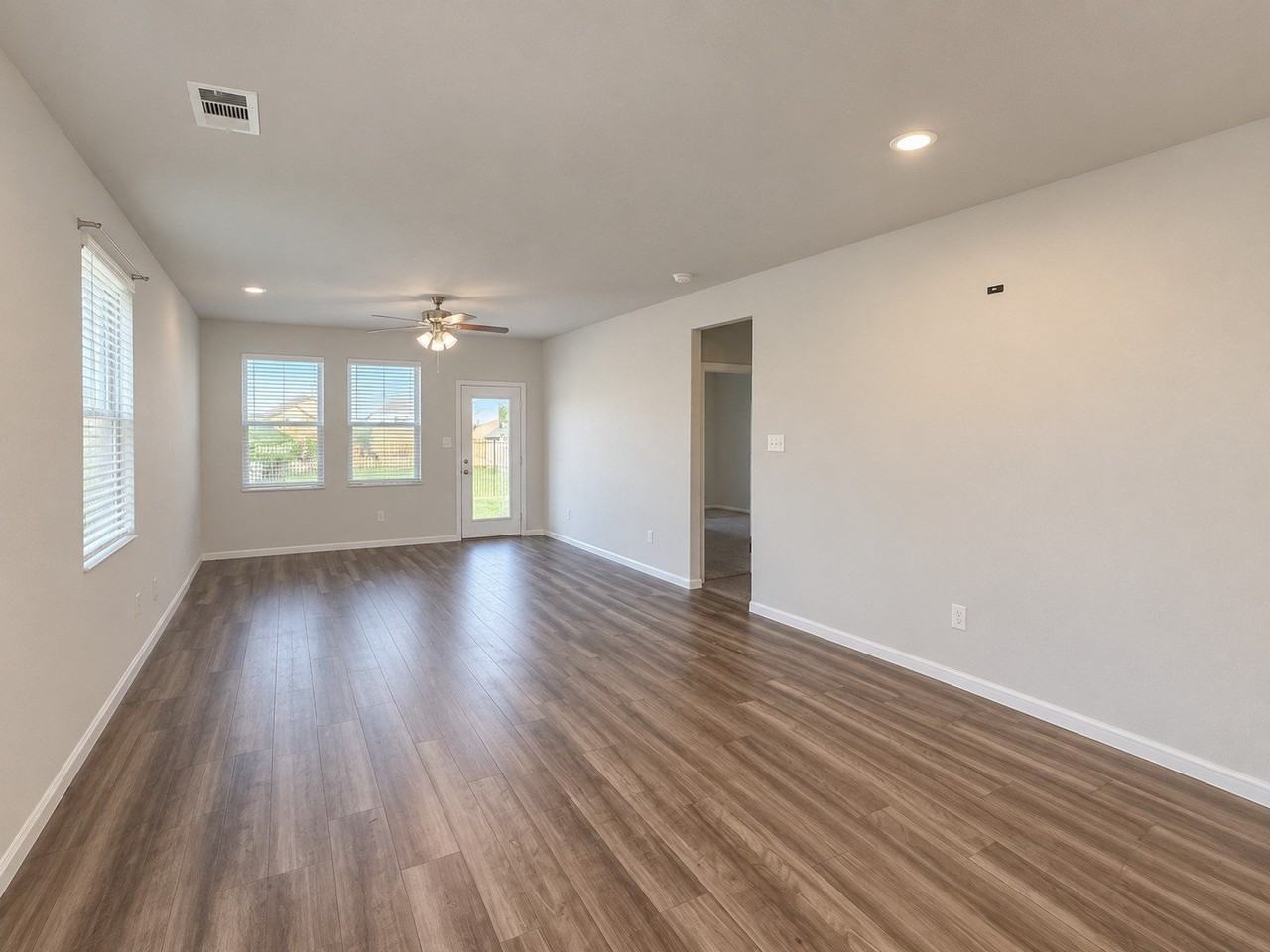 404 Amenduni Ln - Photo 3 of 24