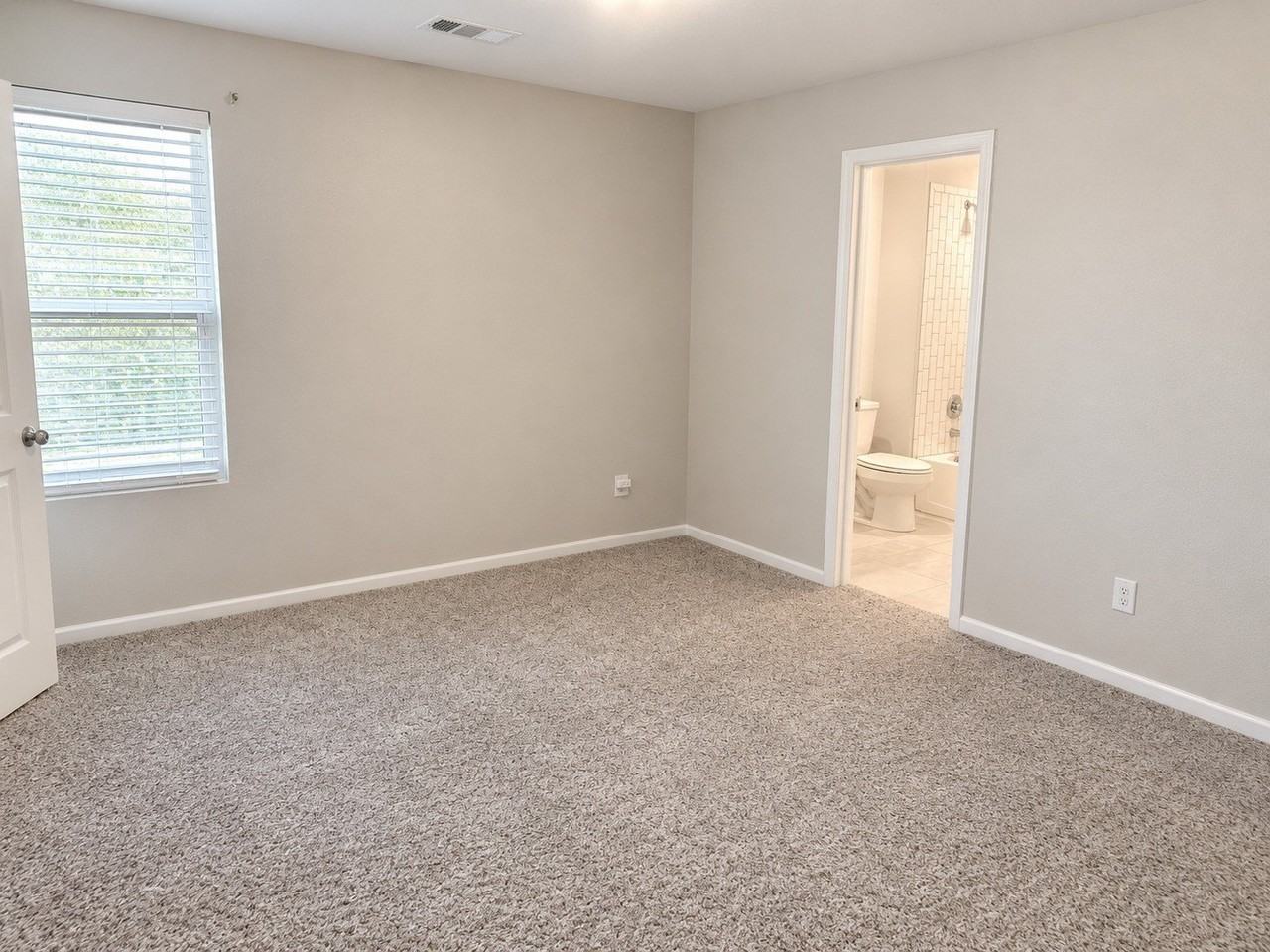 404 Amenduni Ln - Photo 7 of 24