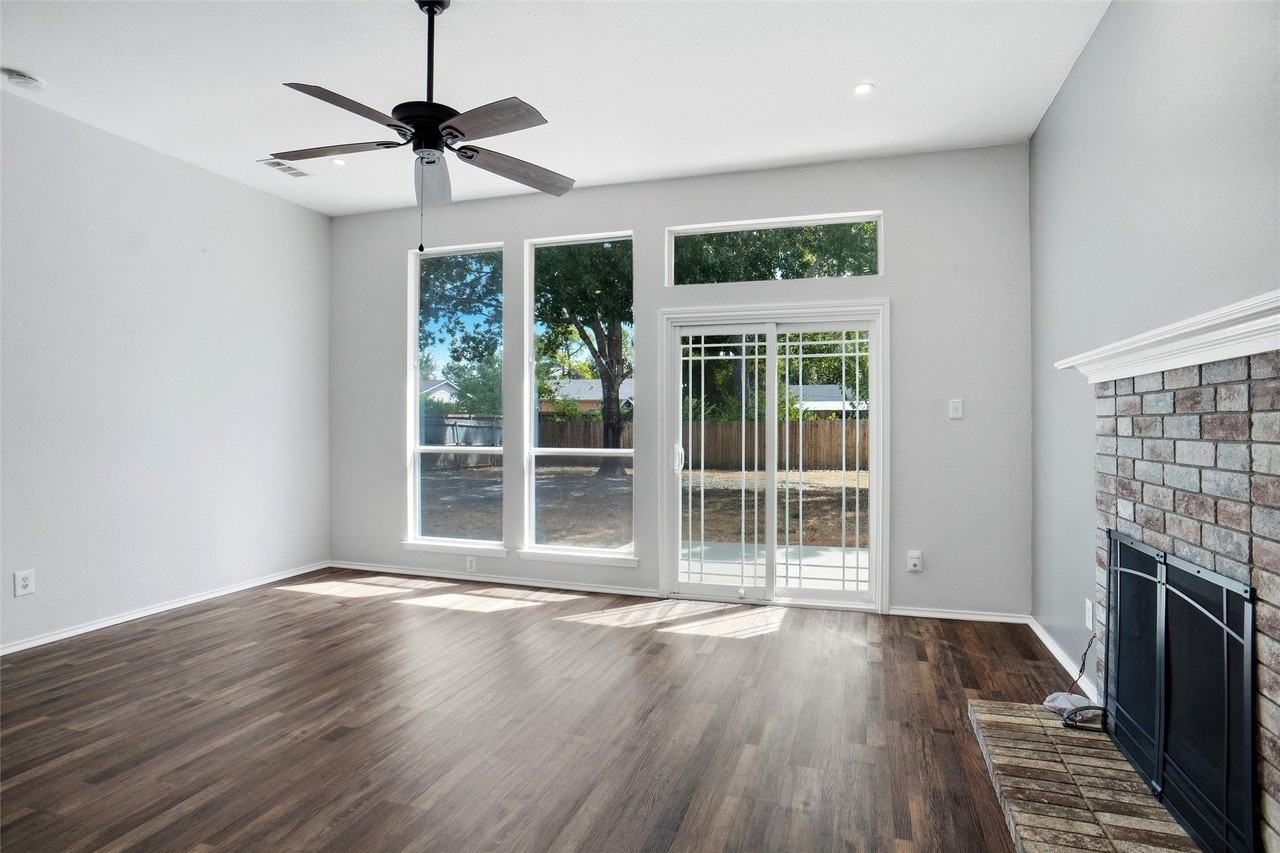 910 York St - Photo 4 of 16