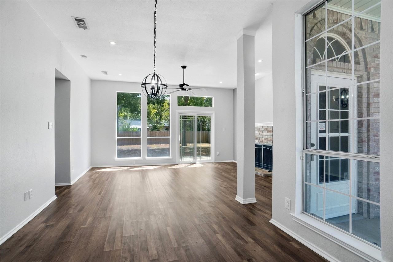 910 York St - Photo 6 of 16