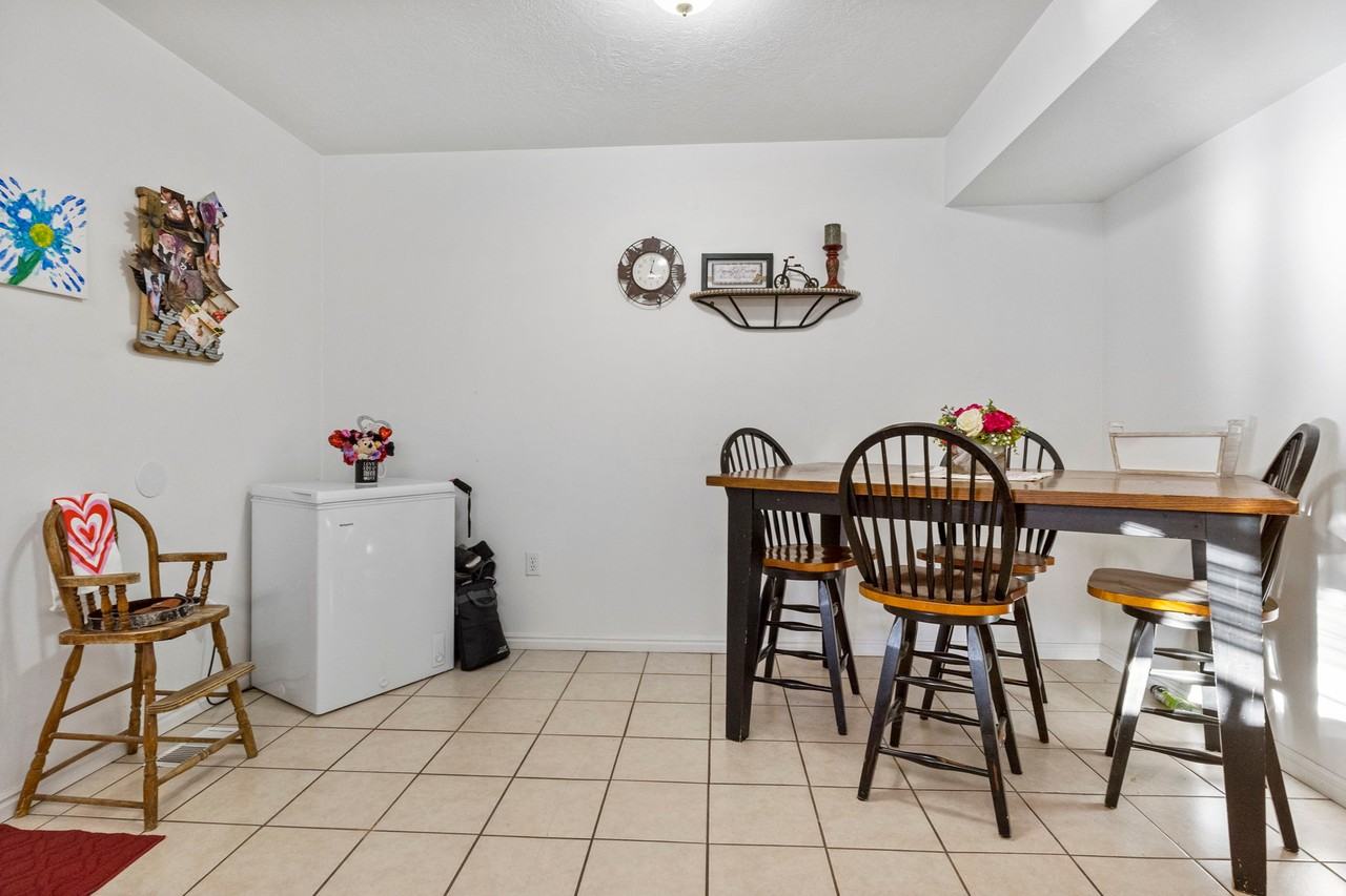 489 Wall Ave #489 - Photo 2 of 16