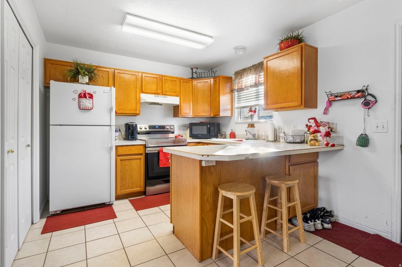 489 Wall Ave #489 - Photo 4 of 16
