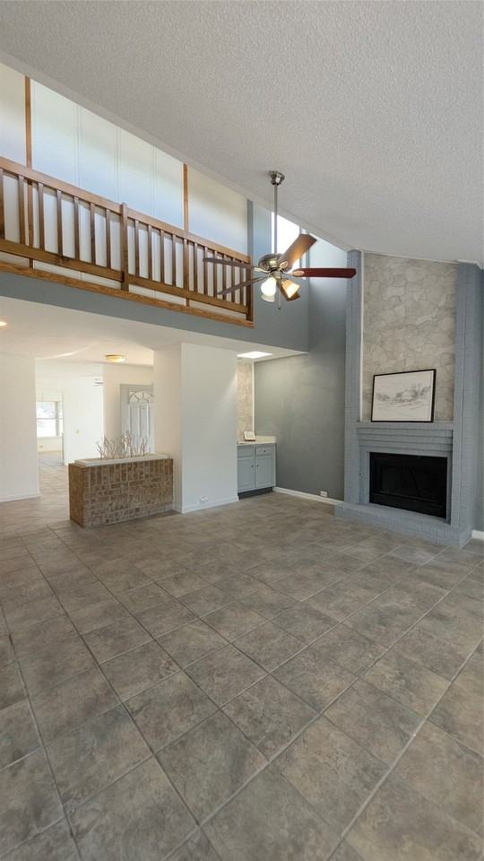 598 Briarcliff Dr - Photo 4 of 11