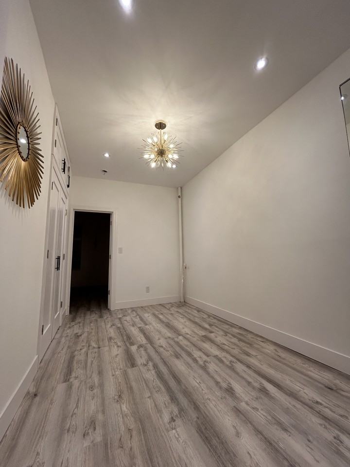 552 Fairview Ave #2 - Photo 4 of 8
