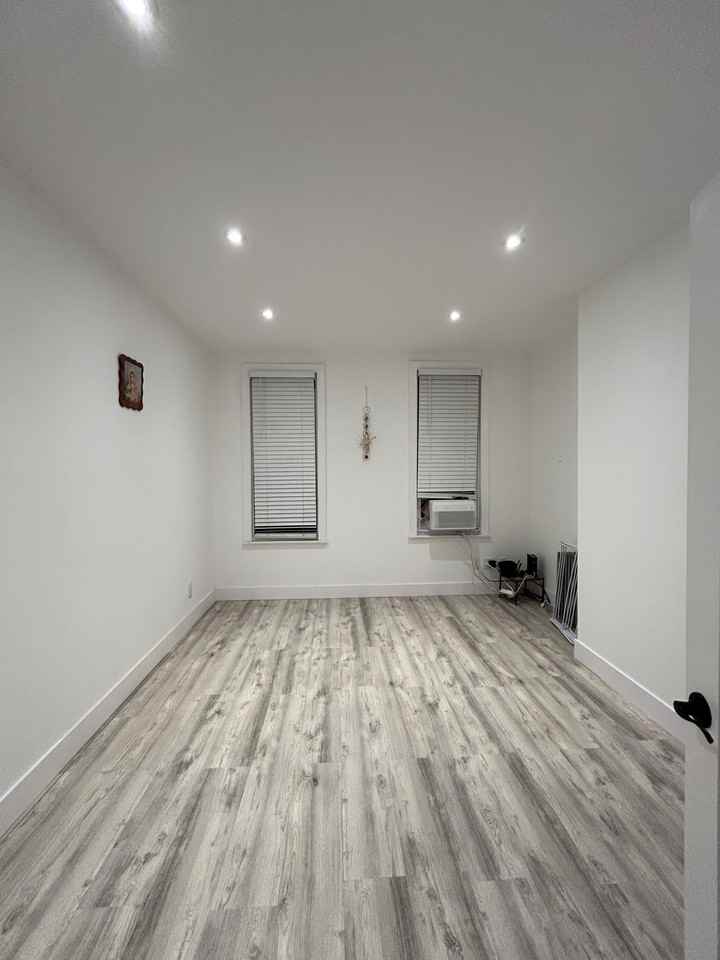 552 Fairview Ave #2 - Photo 5 of 8