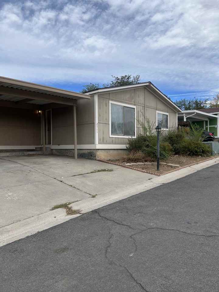 2711 Zinnia Dr #NA - Photo 2 of 2
