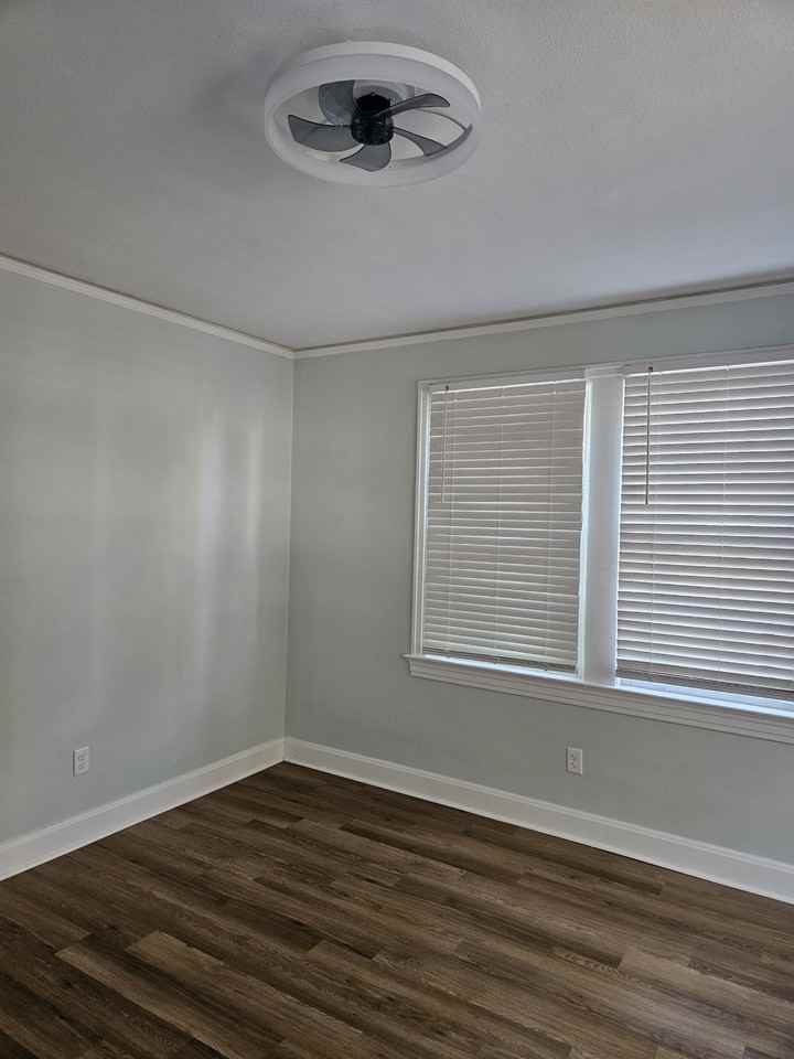46 W 11th St #1 - Photo 7 of 27