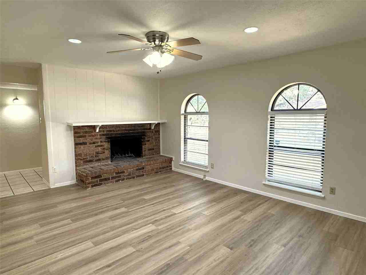 2525 Norway Dr - Photo 4 of 15