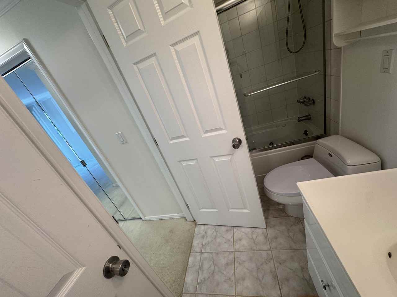 11108 Ne 68th St #426 - Photo 7 of 17