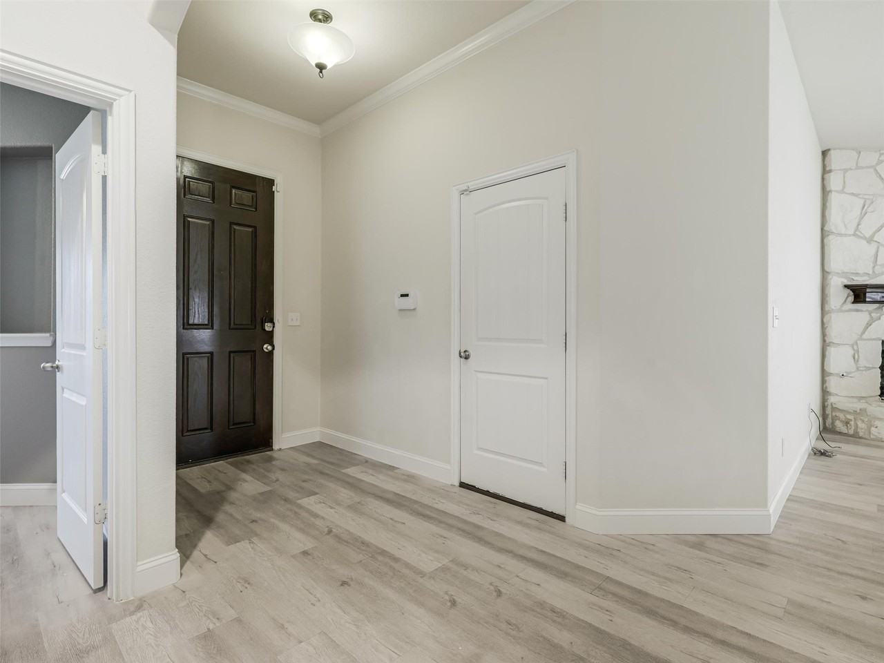 1605 Falconet Ct - Photo 5 of 37