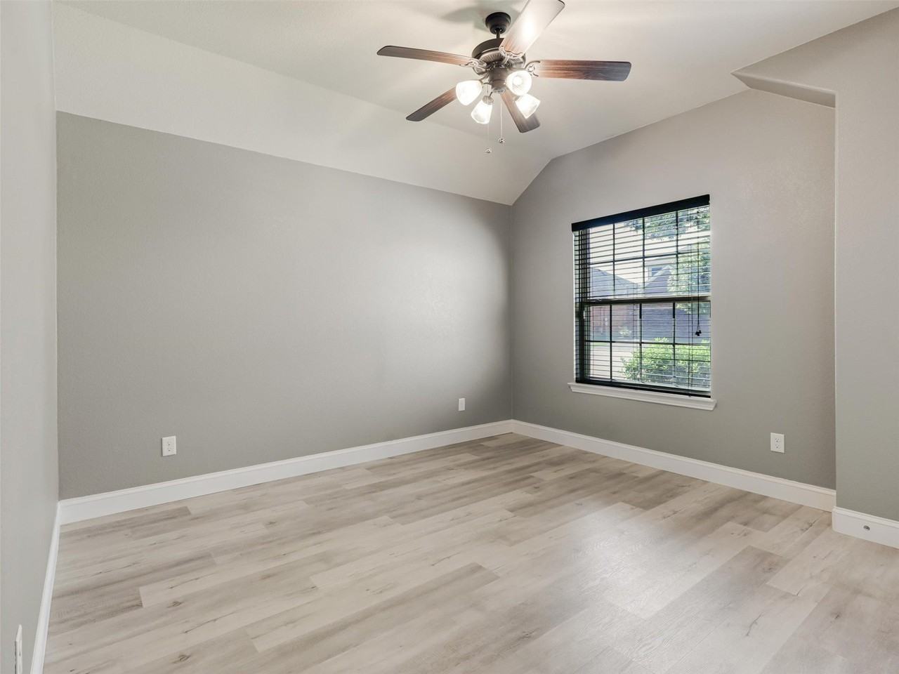 1605 Falconet Ct - Photo 6 of 37