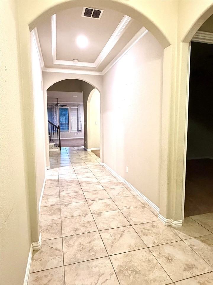903 Dove Trl - Photo 2 of 18
